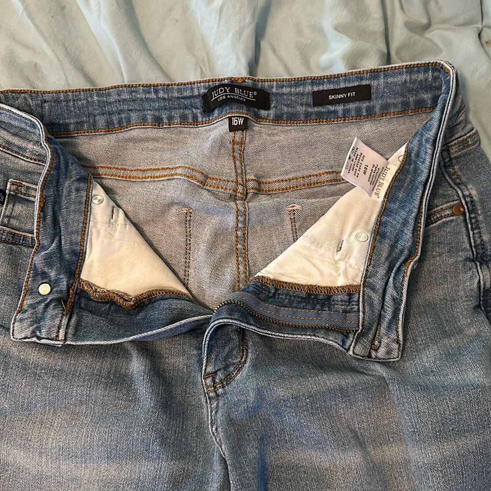 Judy Blue 16W skinny Jean Cut light Wash